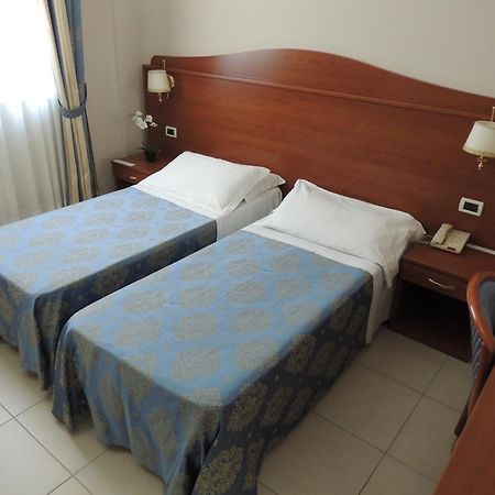 Hotel Rigolfo Moncalieri Exterior foto